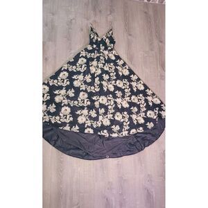 Calvin Klein V-Neck Floral Embroidered Ball Gown Metallic Gold Black‎ Size 6